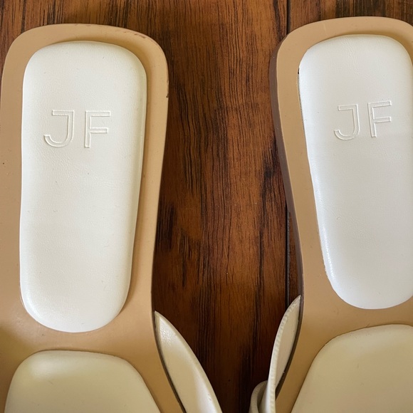 LIKE NEW JustFab sandals - Picture 3 of 9